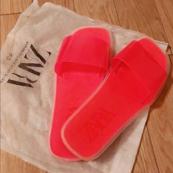 [ZARA] PINK PLASTIC BEACH SANDALS - SIZE 6.5 - Picture 2 of 6